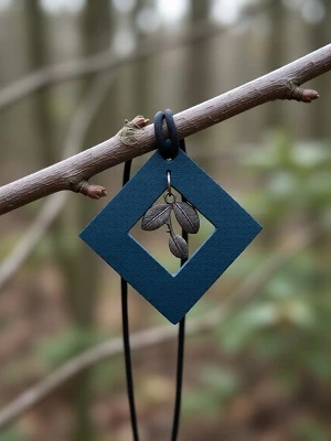 Кожаная подвеска