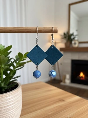 Кожаные серьги с натуральными камнями