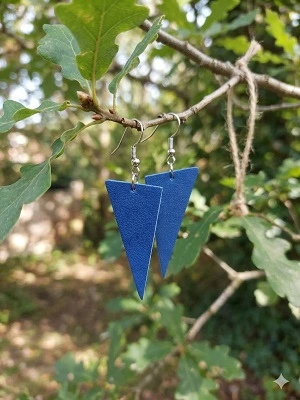 Кожаные серьги треугольники