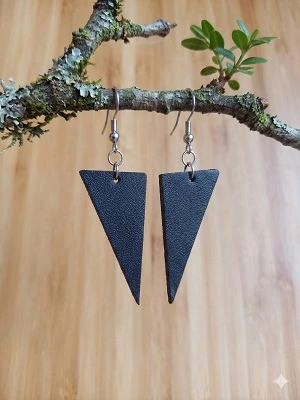 Кожаные серьги треугольники